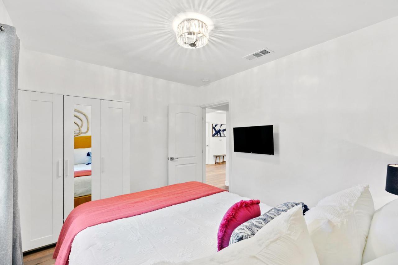 Studio City Contemporary Villa With Pool Sleeps 10 Los Angeles Kültér fotó